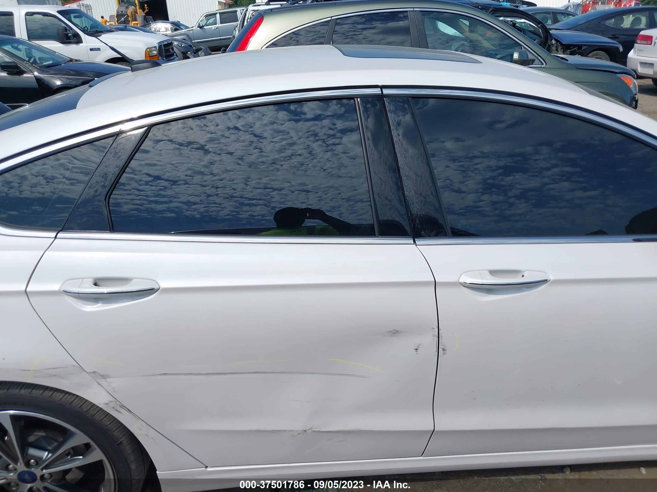 Photo 12 VIN: 3FA6P0K90HR208530 - FORD FUSION 