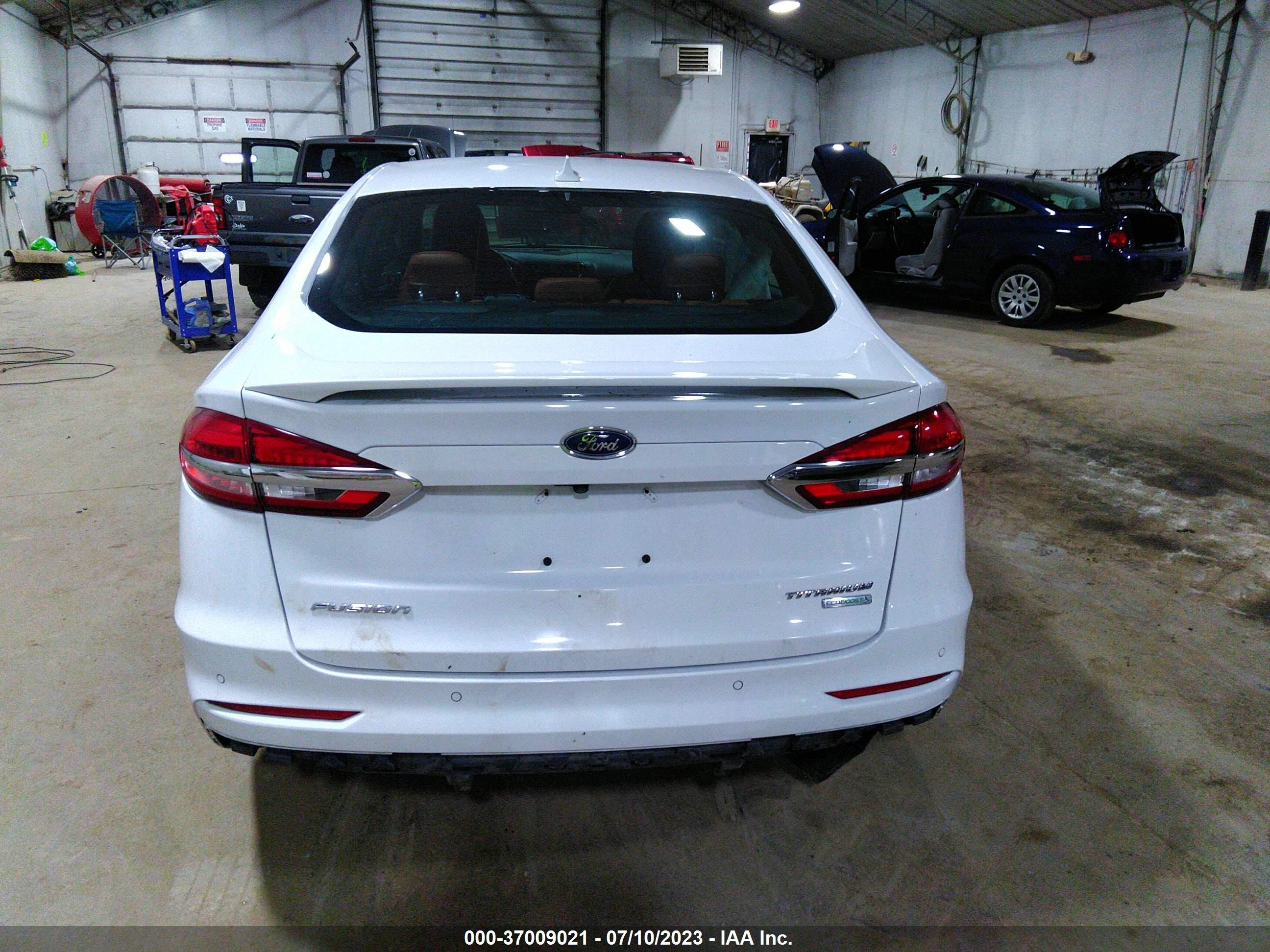 Photo 15 VIN: 3FA6P0K98LR137439 - FORD FUSION 