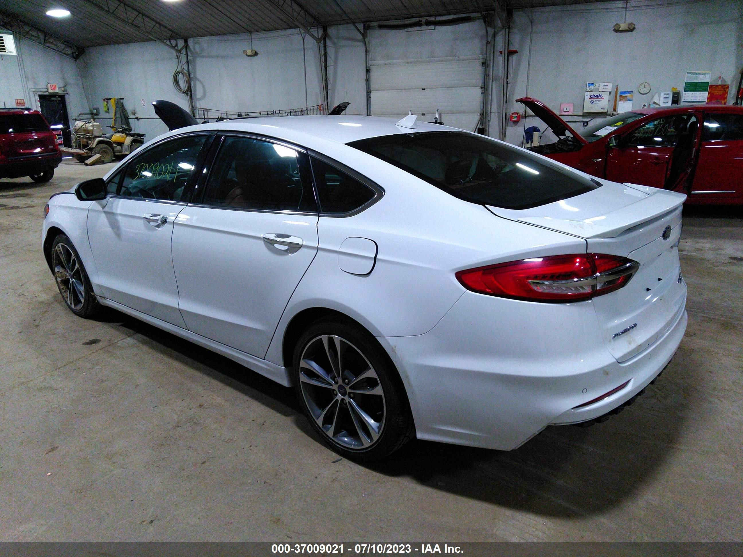 Photo 2 VIN: 3FA6P0K98LR137439 - FORD FUSION 