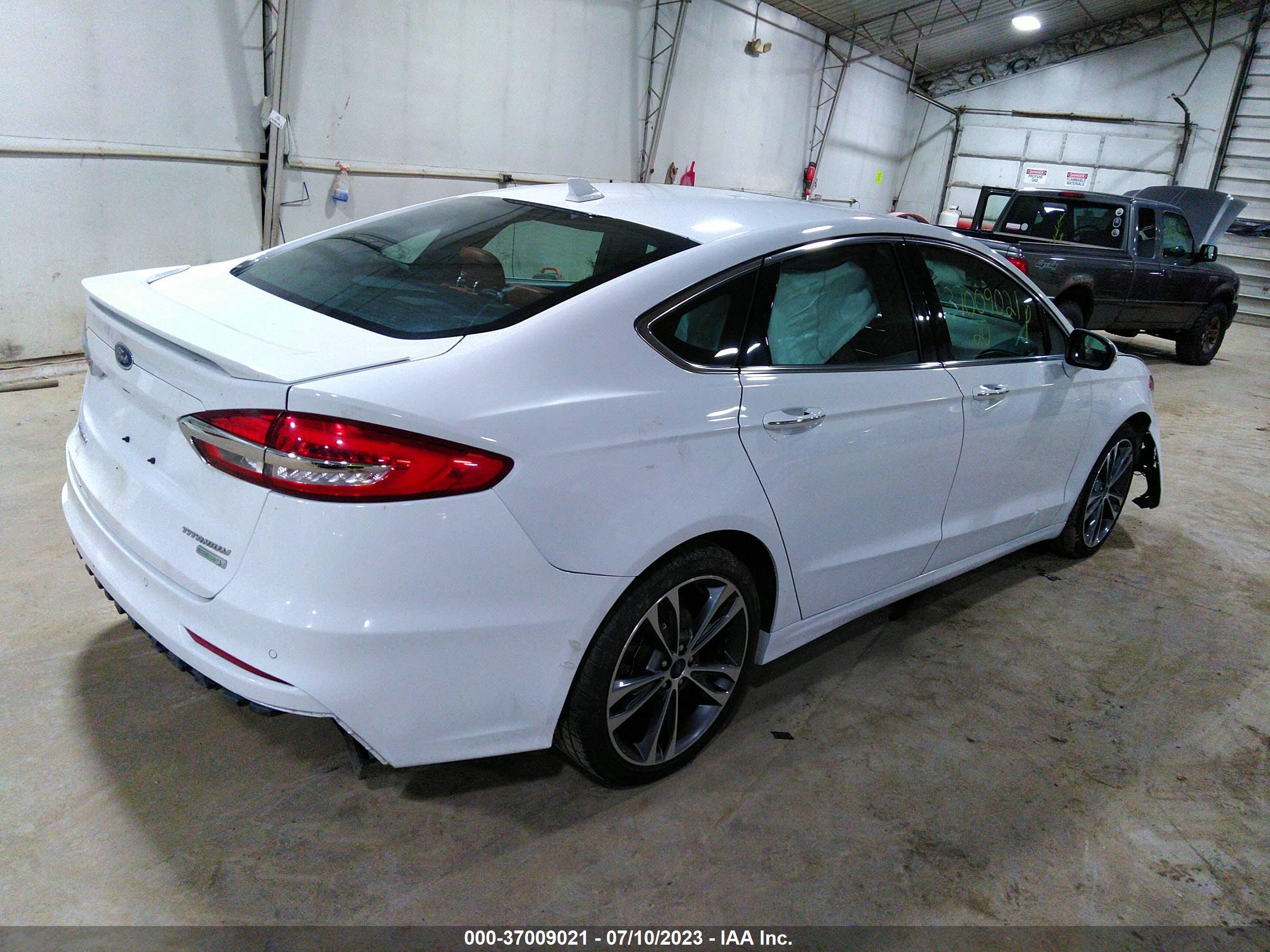 Photo 3 VIN: 3FA6P0K98LR137439 - FORD FUSION 