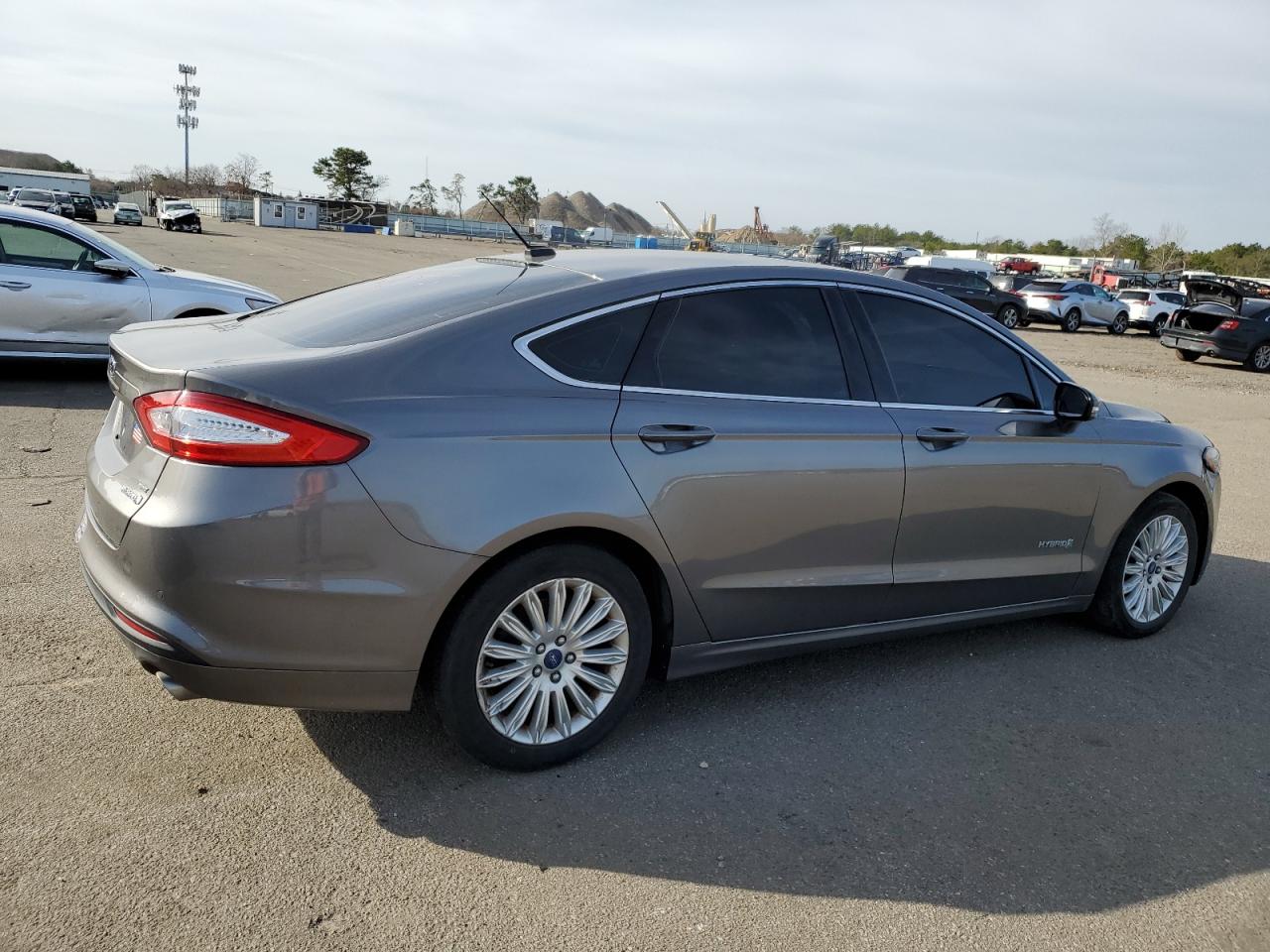 Photo 3 VIN: 3FA6P0LU0ER218473 - FORD FUSION 