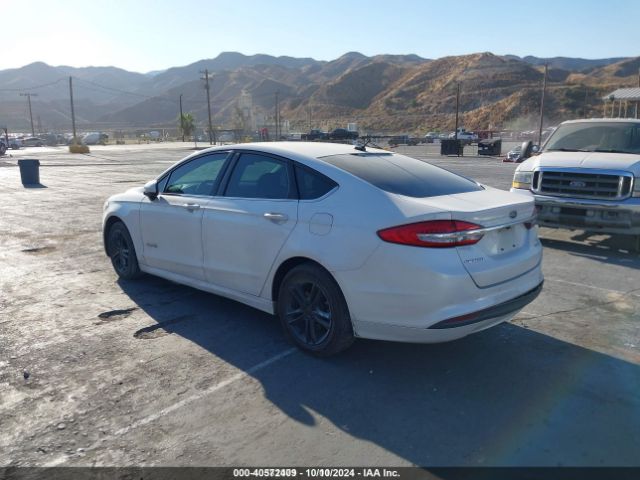 Photo 2 VIN: 3FA6P0LU0JR115273 - FORD FUSION 