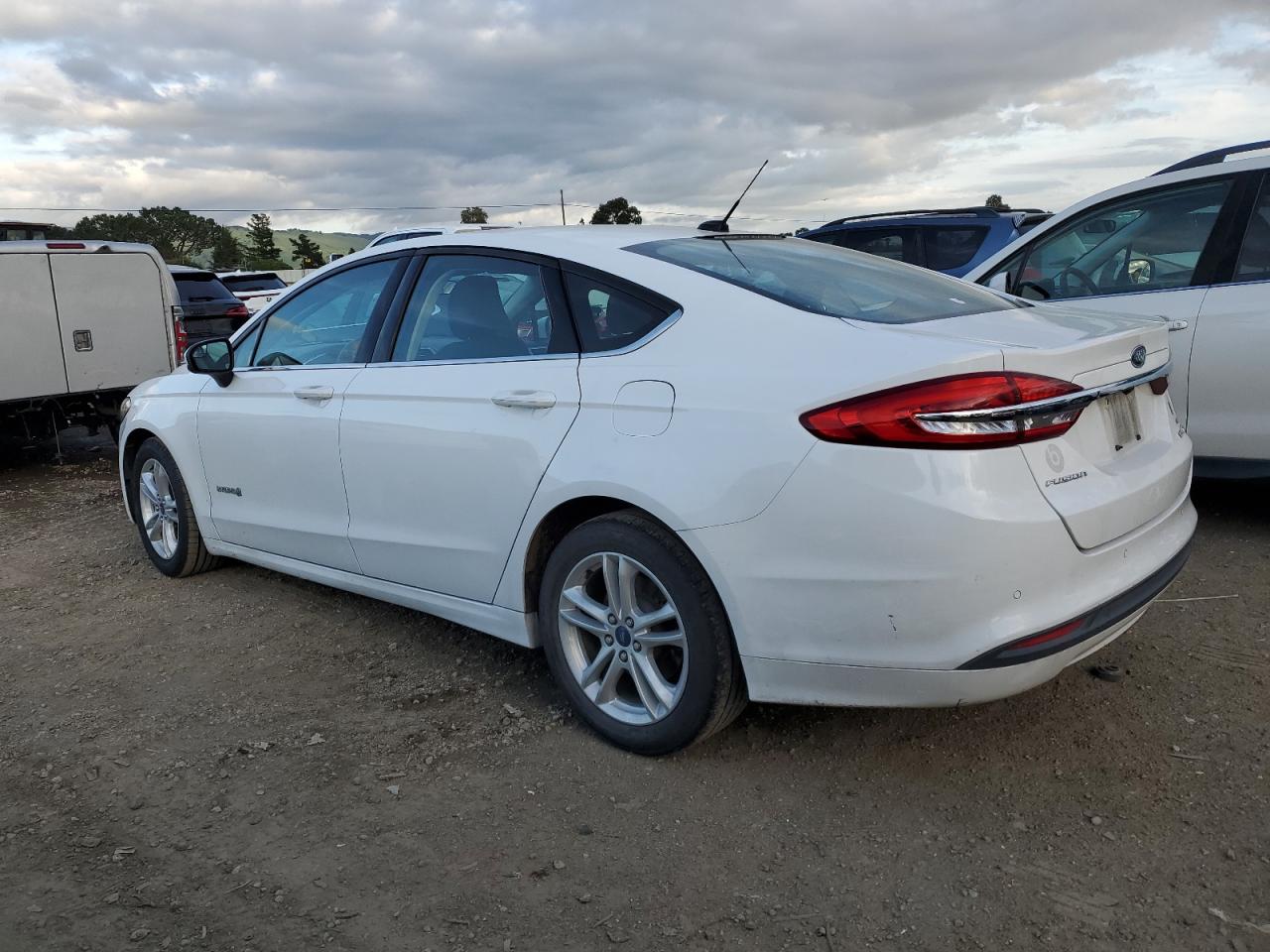 Photo 1 VIN: 3FA6P0LU0JR204907 - FORD FUSION 