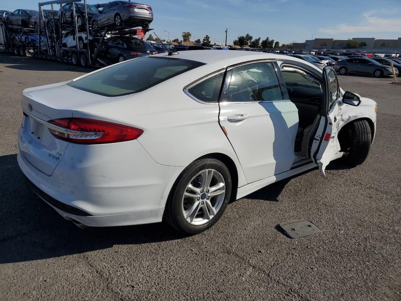 Photo 2 VIN: 3FA6P0LU0JR234618 - FORD FUSION 