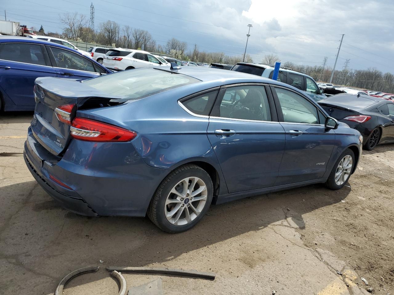 Photo 2 VIN: 3FA6P0LU0KR102928 - FORD FUSION 