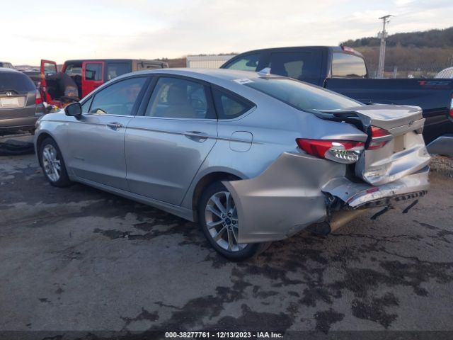 Photo 2 VIN: 3FA6P0LU0KR121396 - FORD FUSION HYBRID 