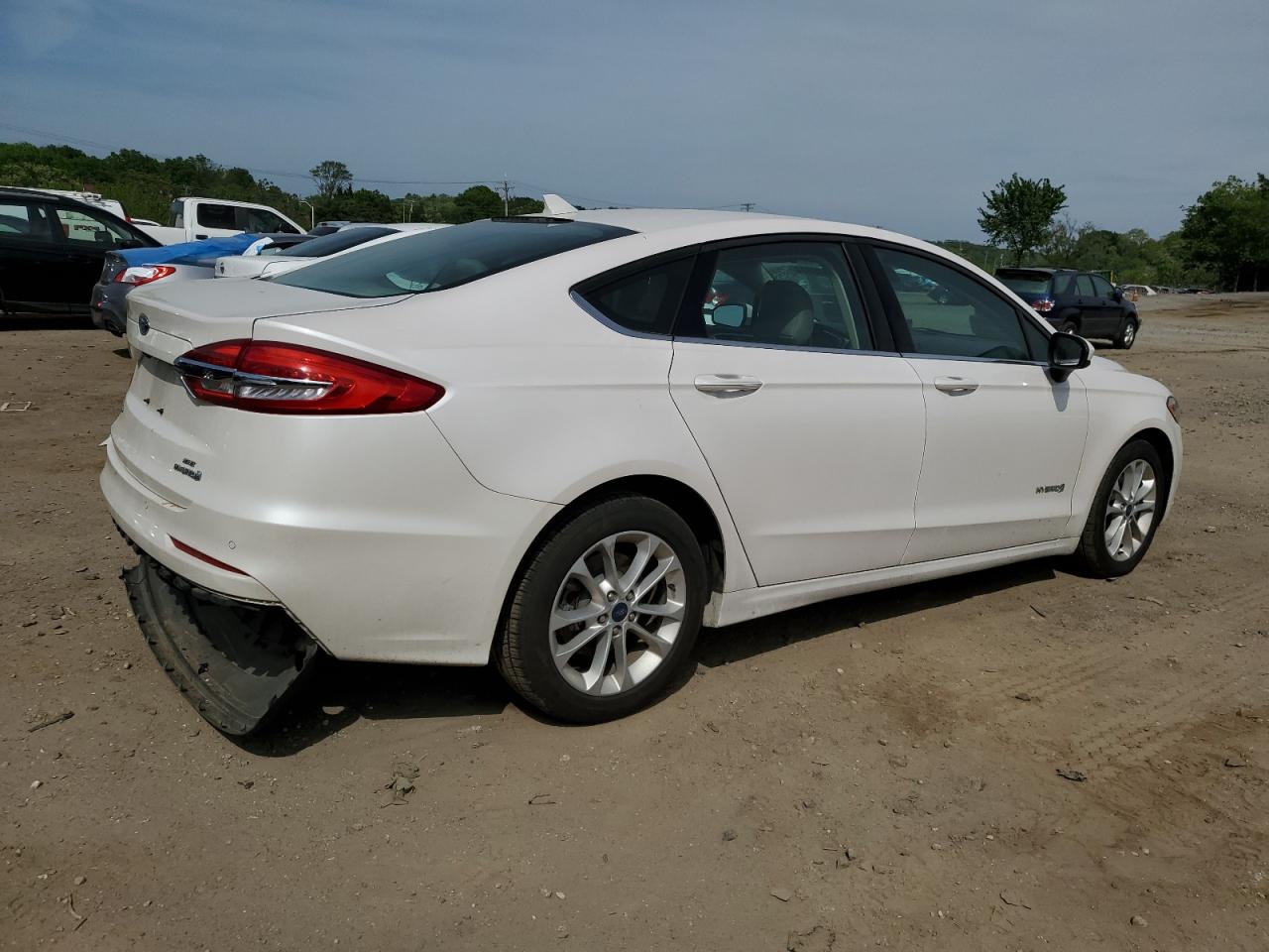 Photo 2 VIN: 3FA6P0LU0KR216346 - FORD FUSION 