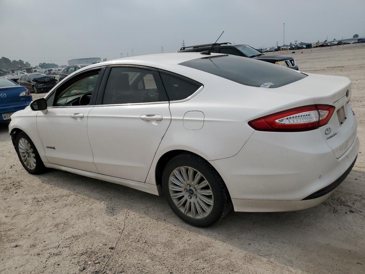 Photo 1 VIN: 3FA6P0LU1ER343613 - FORD FUSION 