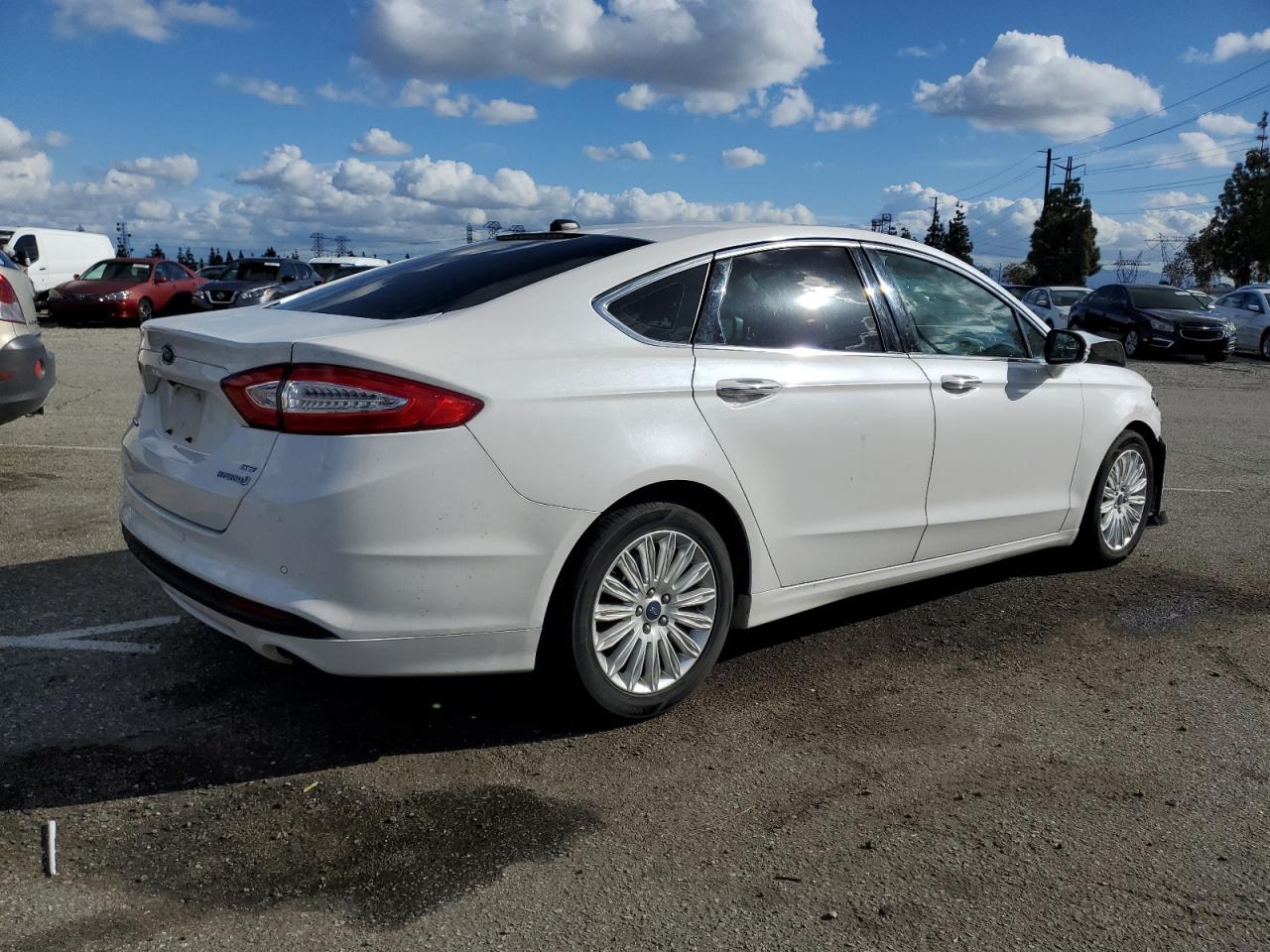 Photo 2 VIN: 3FA6P0LU1GR142510 - FORD FUSION 