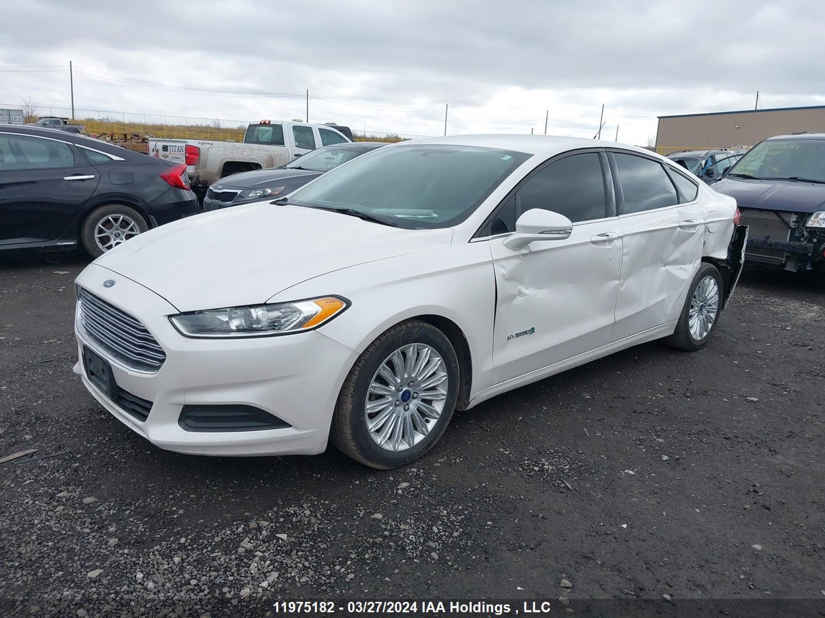 Photo 1 VIN: 3FA6P0LU1GR161543 - FORD FUSION 