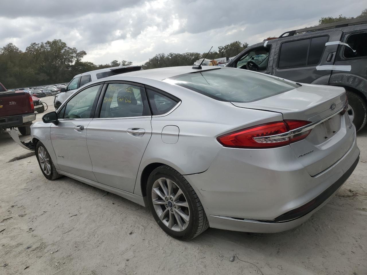 Photo 1 VIN: 3FA6P0LU1HR381489 - FORD FUSION 