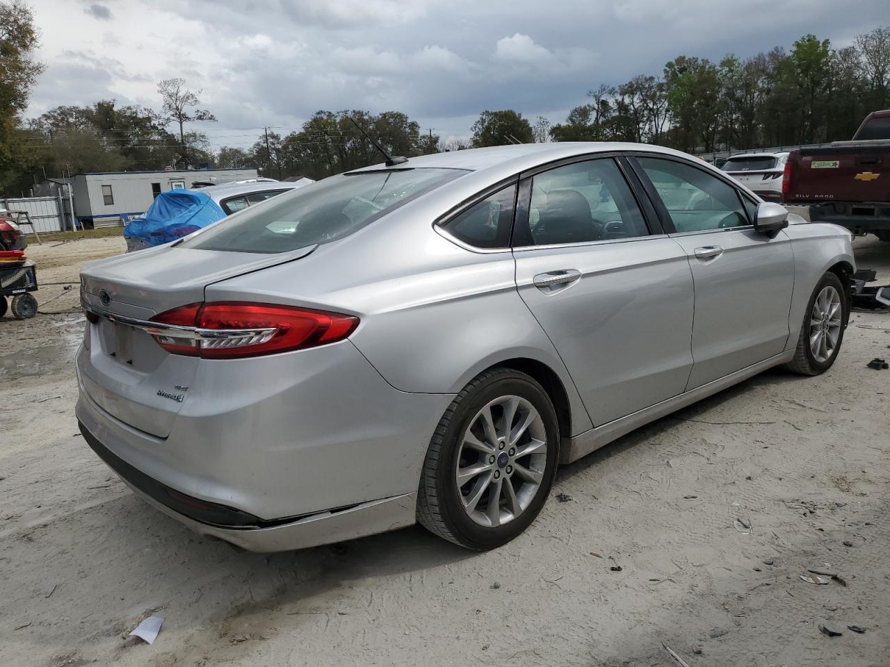 Photo 2 VIN: 3FA6P0LU1HR381489 - FORD FUSION 