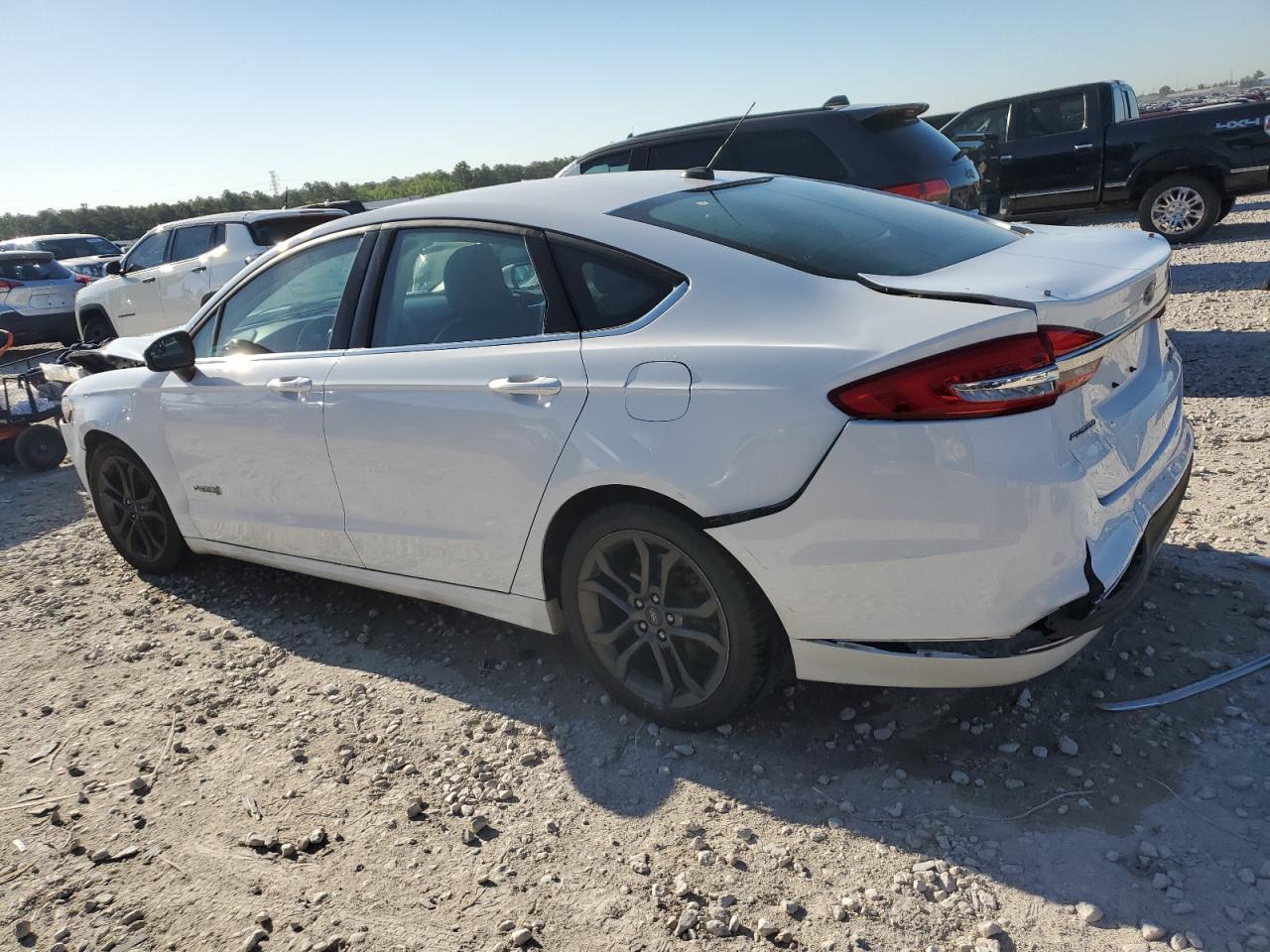 Photo 1 VIN: 3FA6P0LU1JR116514 - FORD FUSION 