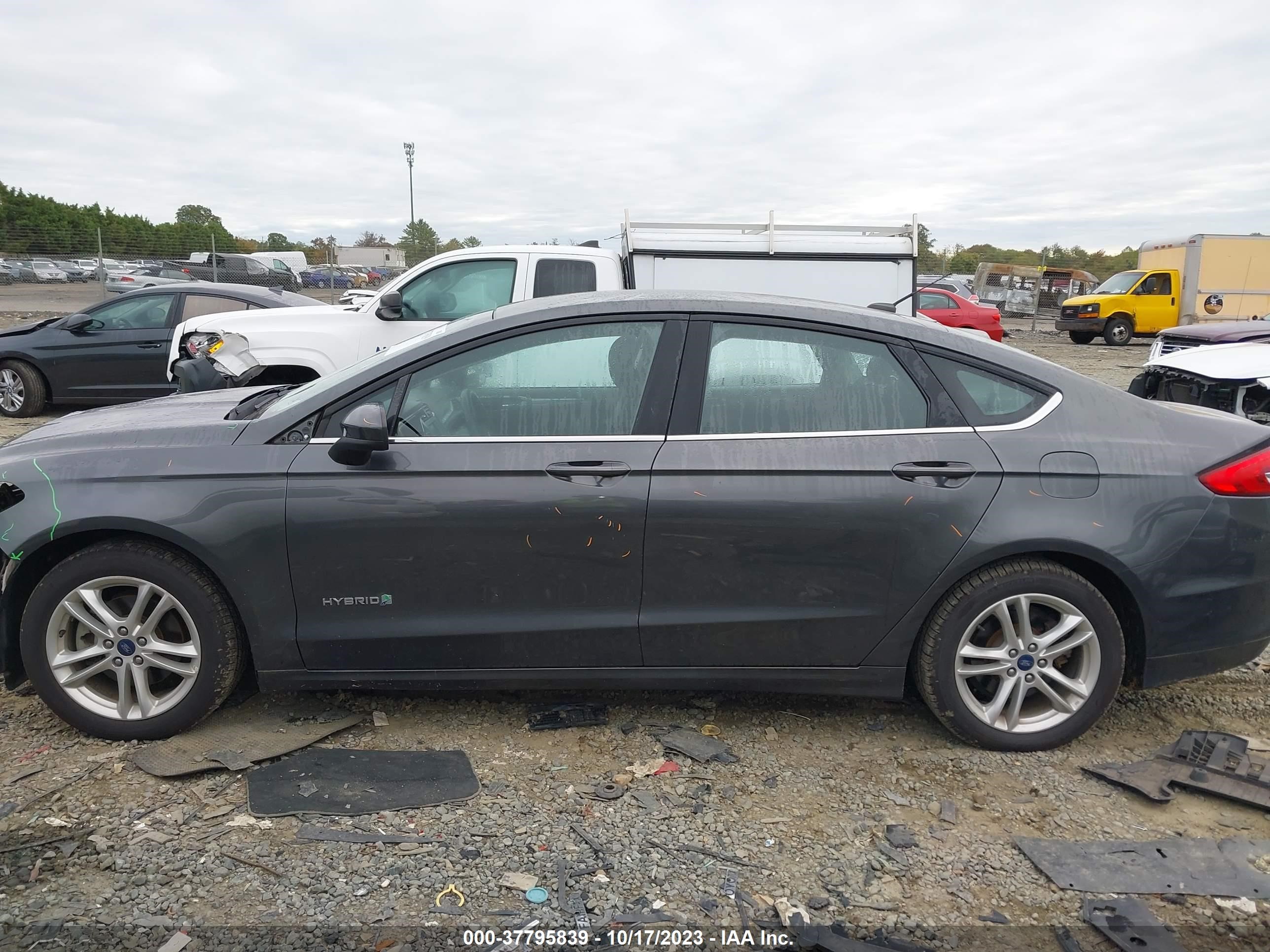 Photo 14 VIN: 3FA6P0LU1JR138948 - FORD FUSION 