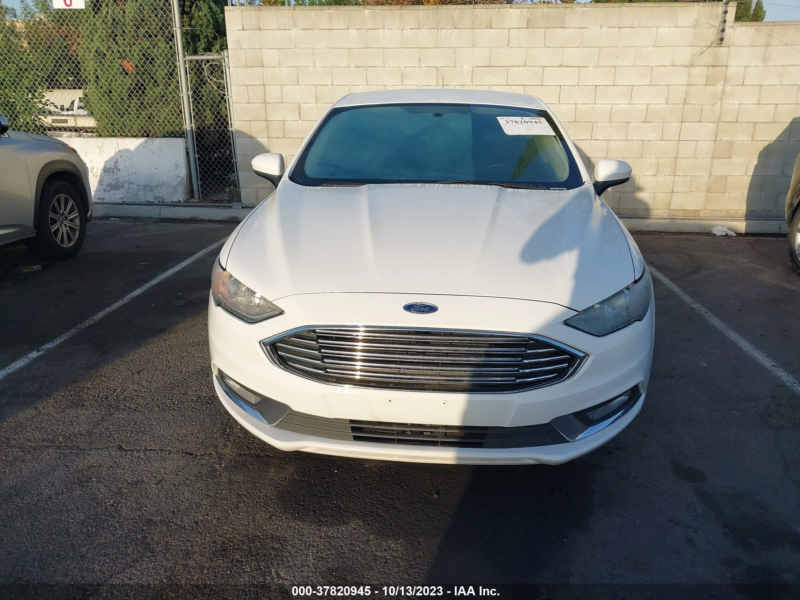 Photo 11 VIN: 3FA6P0LU1JR143292 - FORD FUSION 