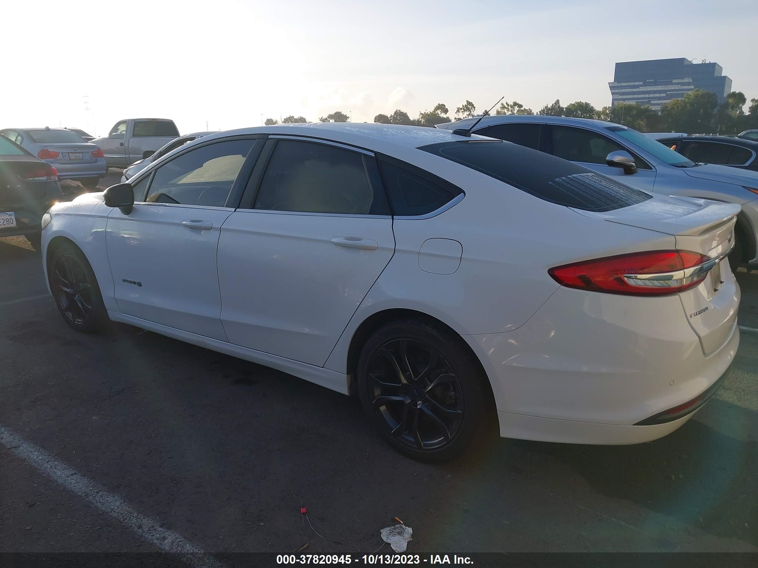 Photo 13 VIN: 3FA6P0LU1JR143292 - FORD FUSION 