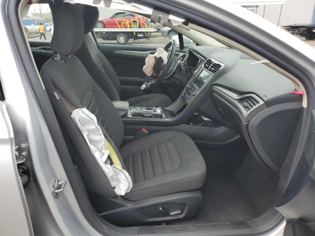 Photo 4 VIN: 3FA6P0LU1KR221006 - FORD FUSION SE 