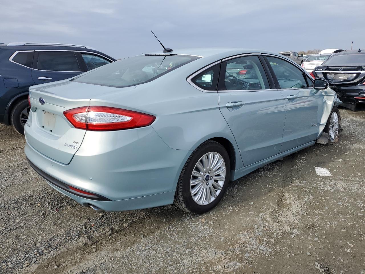 Photo 2 VIN: 3FA6P0LU2DR219557 - FORD FUSION 