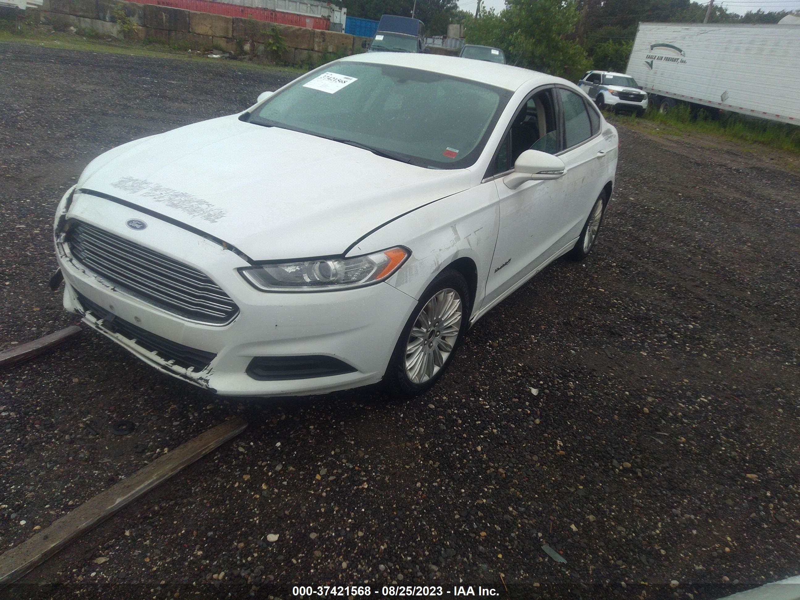 Photo 1 VIN: 3FA6P0LU2DR283100 - FORD FUSION 