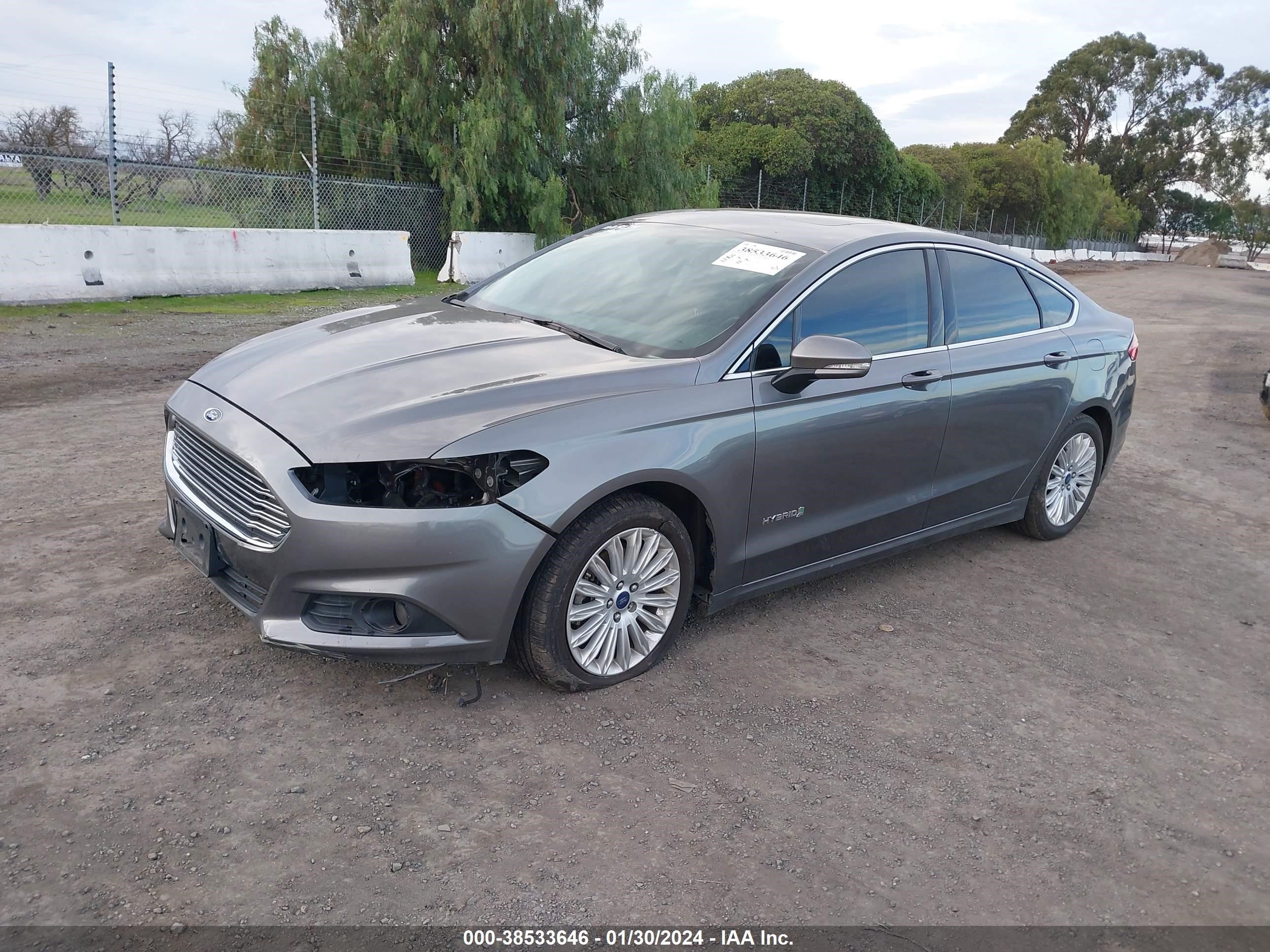 Photo 1 VIN: 3FA6P0LU2ER177747 - FORD FUSION 