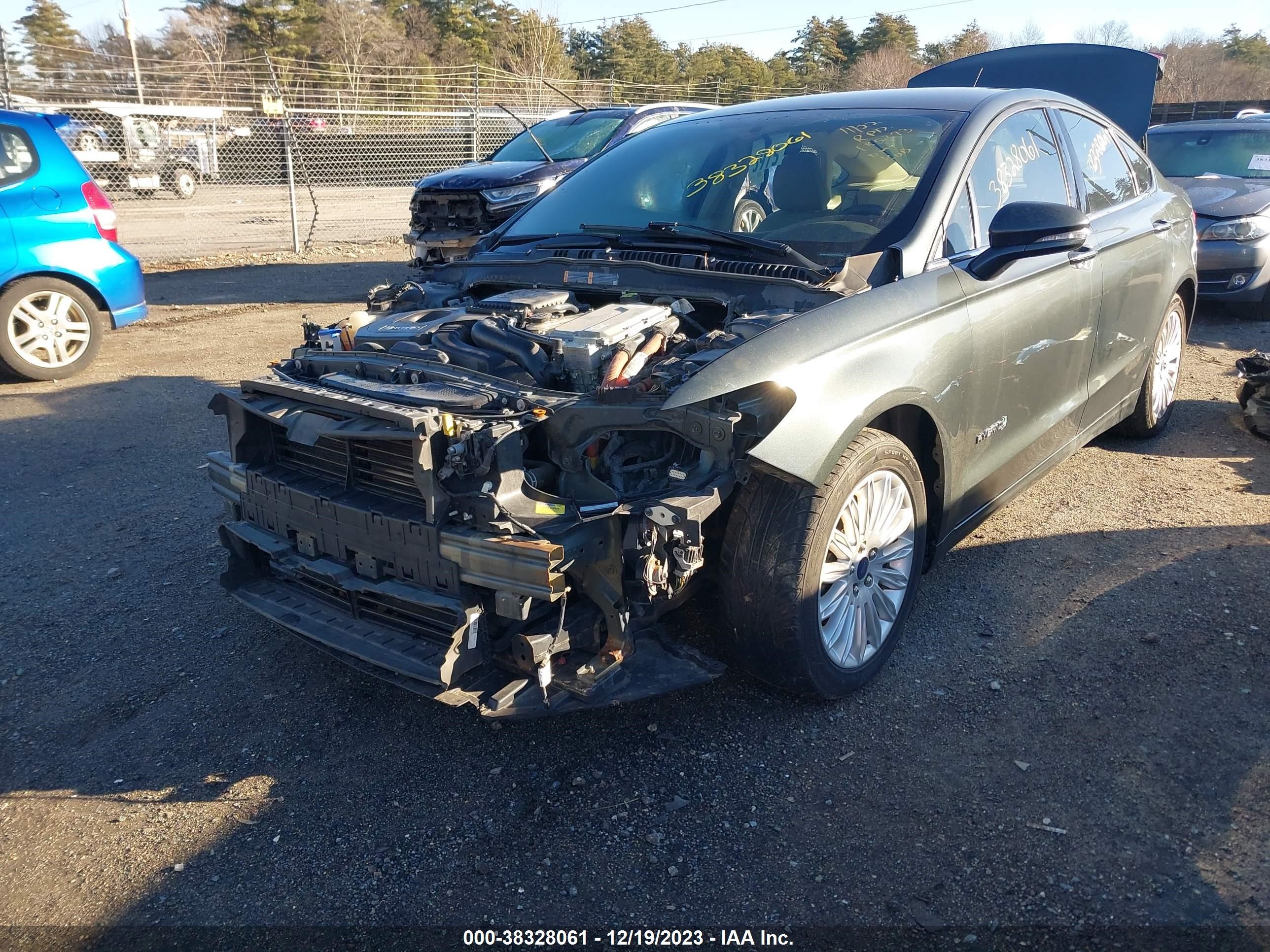 Photo 1 VIN: 3FA6P0LU2FR178706 - FORD FUSION 