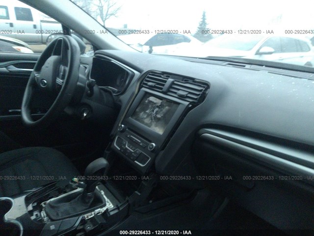 Photo 4 VIN: 3FA6P0LU2GR389177 - FORD FUSION 