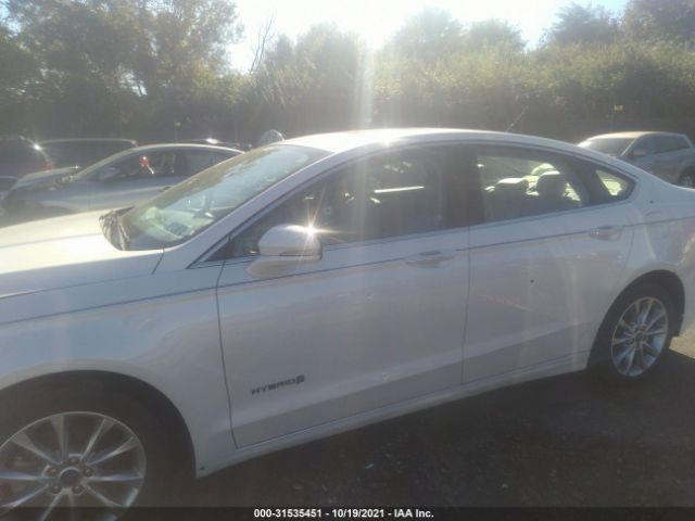 Photo 5 VIN: 3FA6P0LU2HR261801 - FORD FUSION 