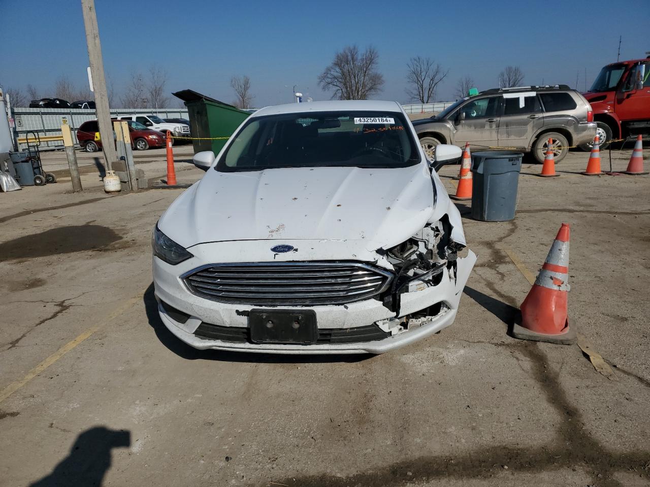 Photo 4 VIN: 3FA6P0LU2HR385423 - FORD FUSION 