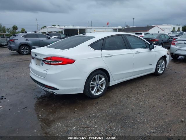 Photo 3 VIN: 3FA6P0LU2JR131443 - FORD FUSION 