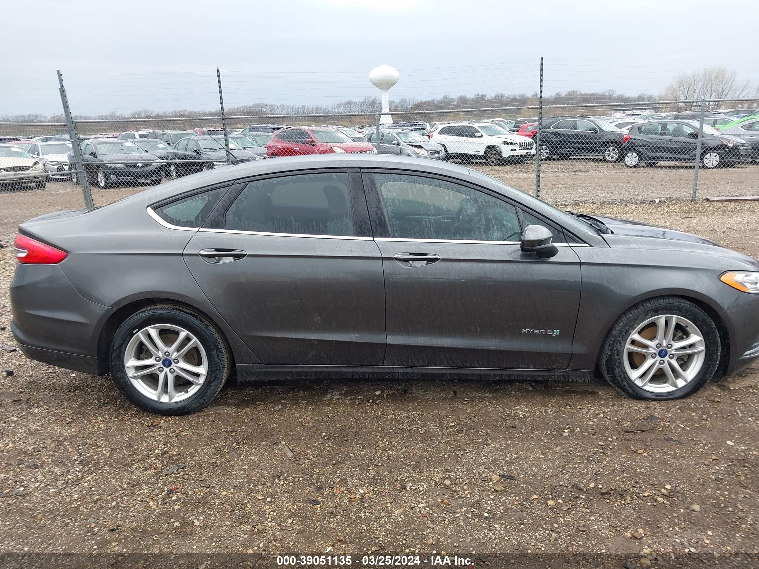 Photo 12 VIN: 3FA6P0LU2JR152647 - FORD FUSION 