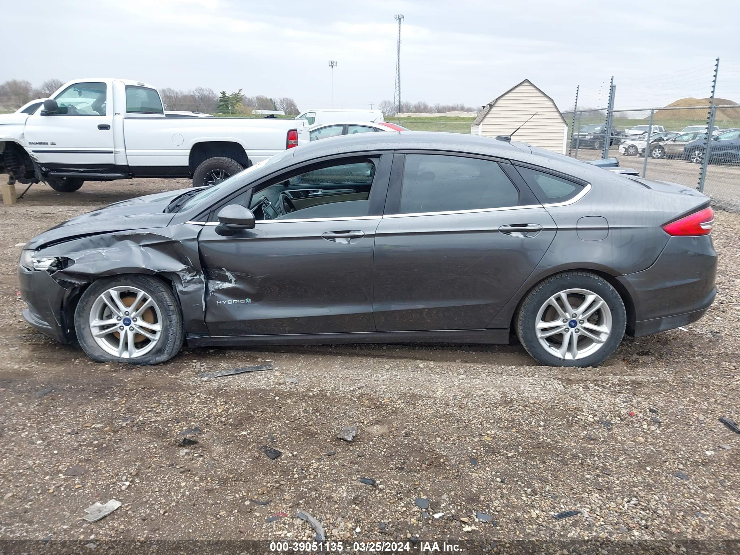 Photo 13 VIN: 3FA6P0LU2JR152647 - FORD FUSION 