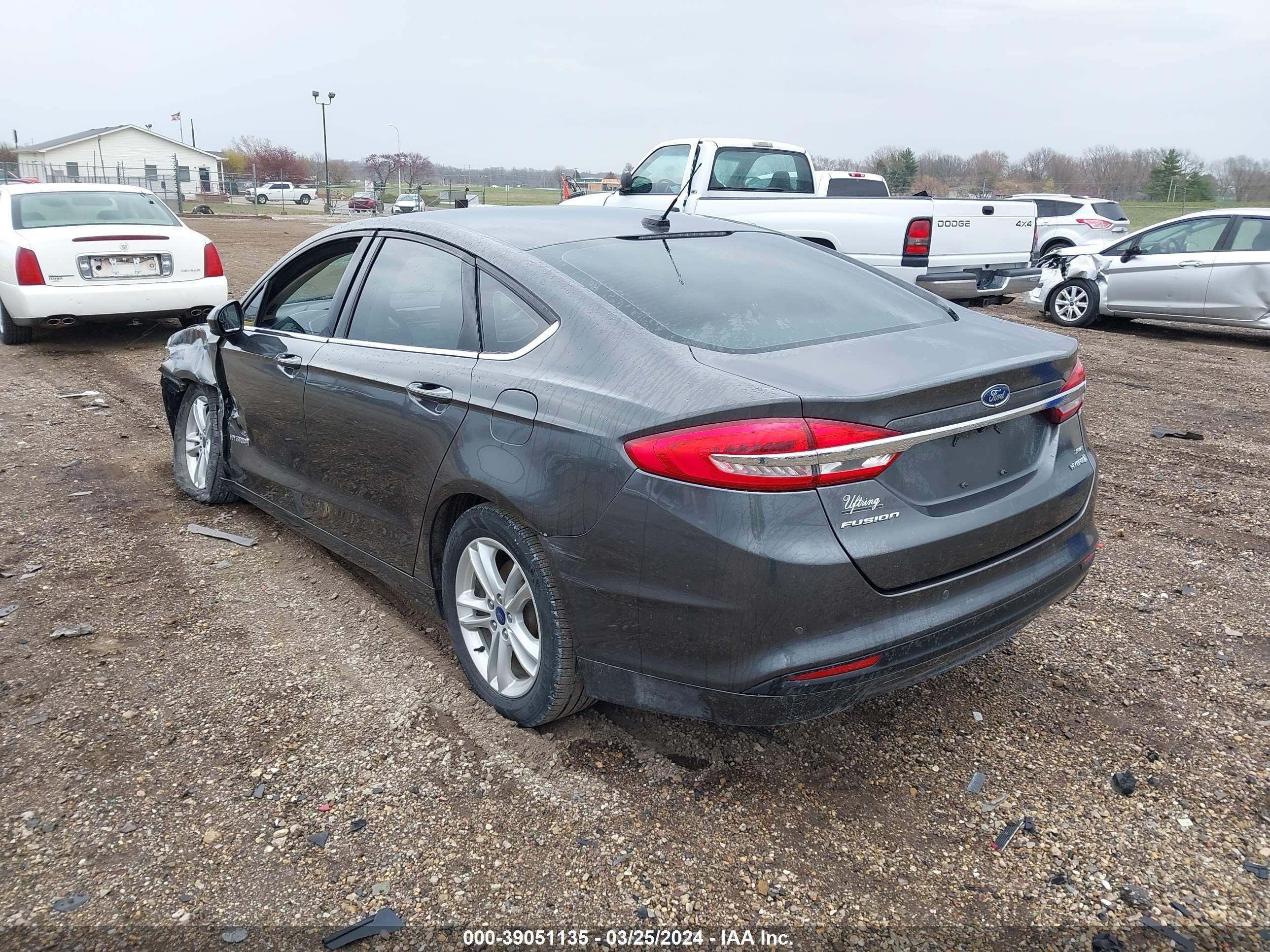 Photo 2 VIN: 3FA6P0LU2JR152647 - FORD FUSION 