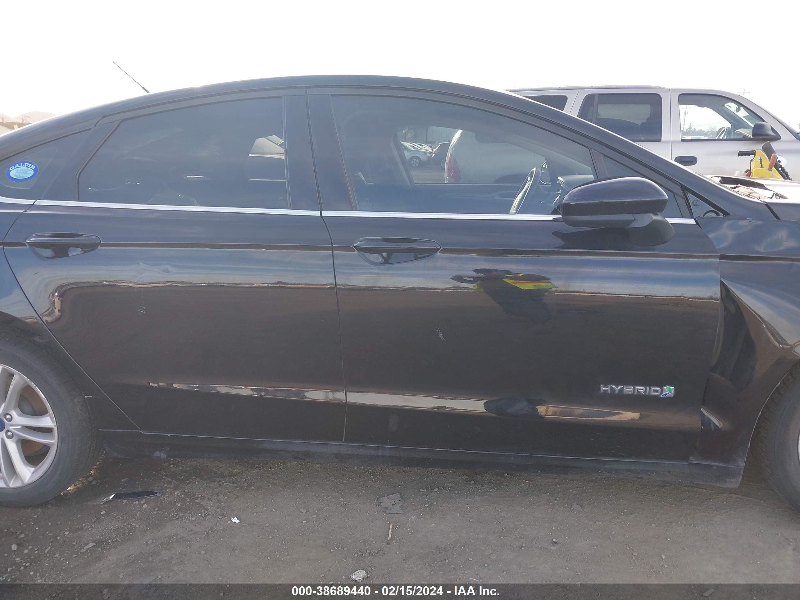 Photo 13 VIN: 3FA6P0LU2JR269080 - FORD FUSION 