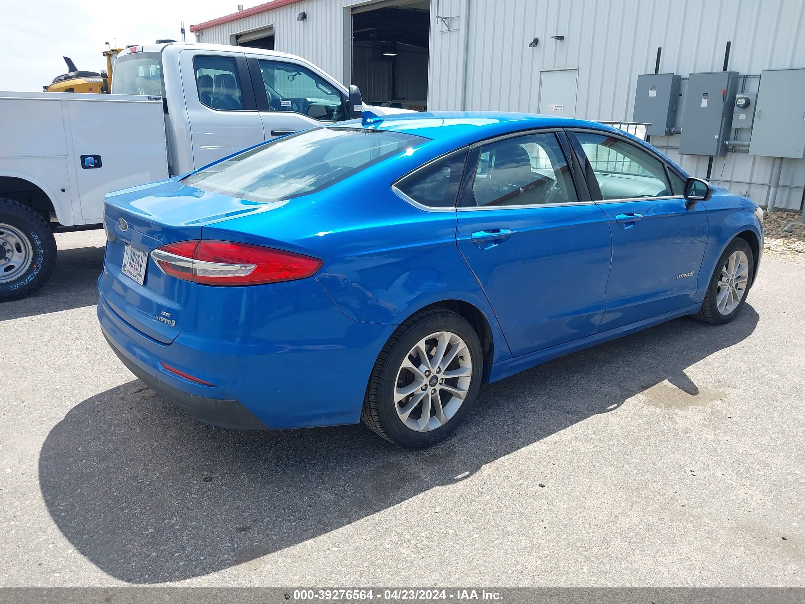 Photo 3 VIN: 3FA6P0LU2KR274605 - FORD FUSION 