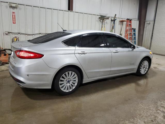 Photo 2 VIN: 3FA6P0LU3GR235139 - FORD FUSION 