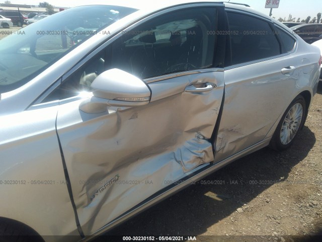 Photo 5 VIN: 3FA6P0LU3GR305643 - FORD FUSION 