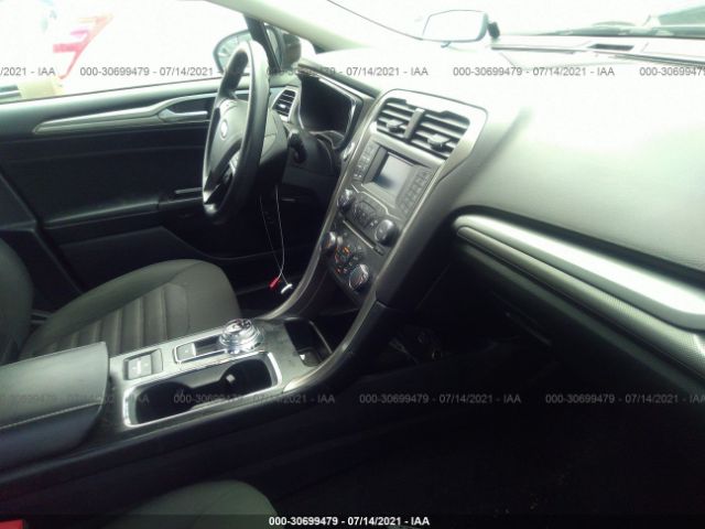 Photo 4 VIN: 3FA6P0LU3HR325991 - FORD FUSION 