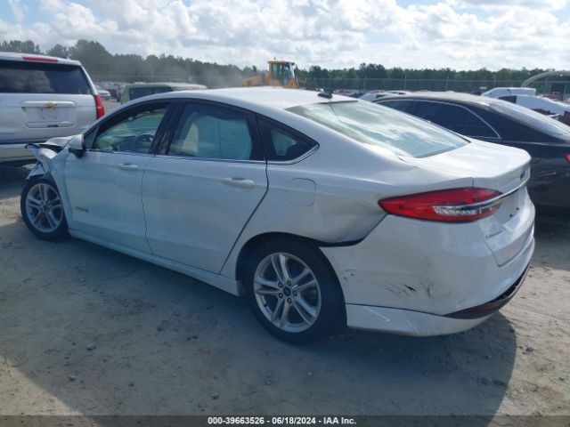 Photo 2 VIN: 3FA6P0LU3JR132262 - FORD FUSION 