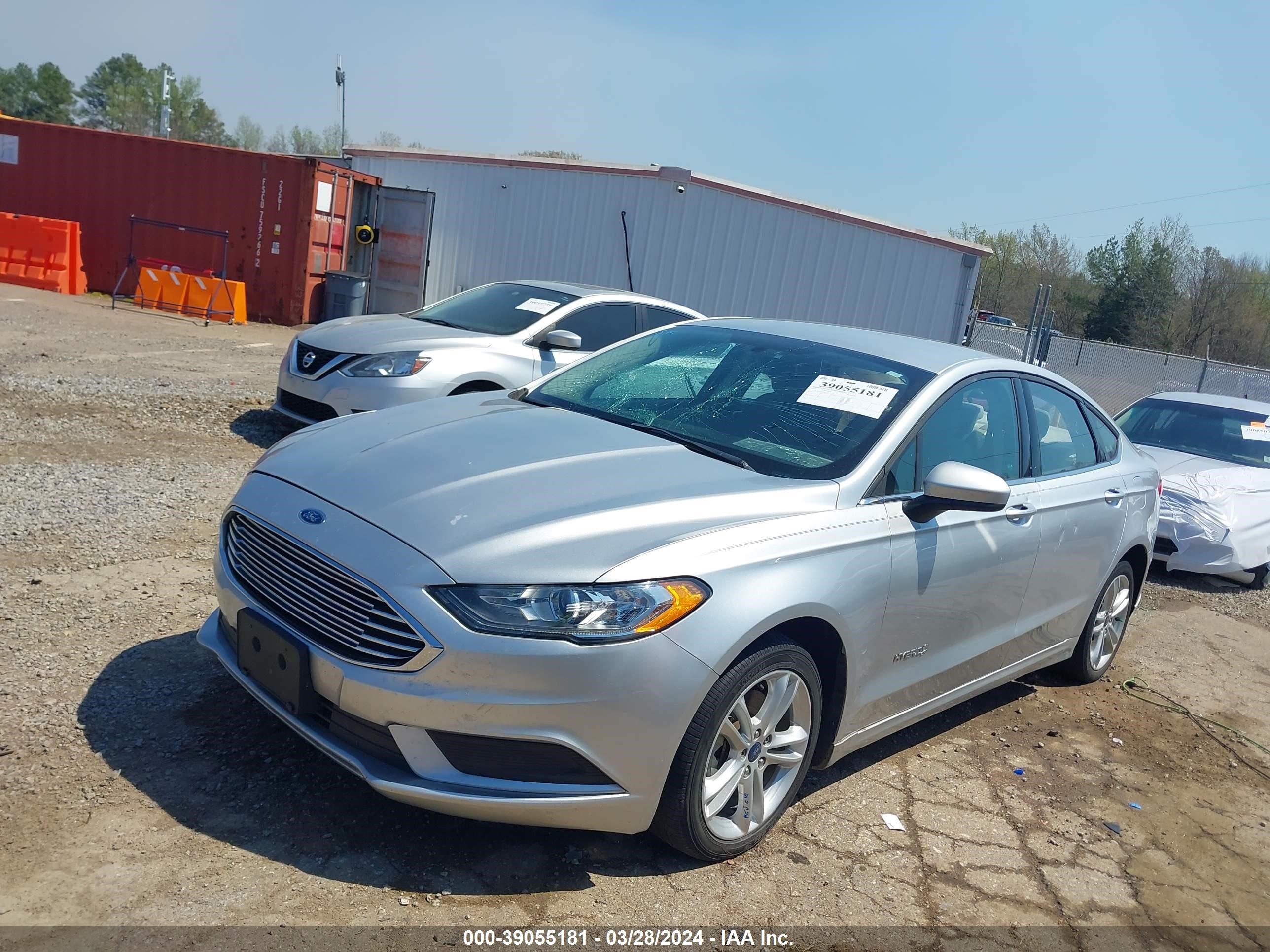 Photo 1 VIN: 3FA6P0LU3JR173121 - FORD FUSION 