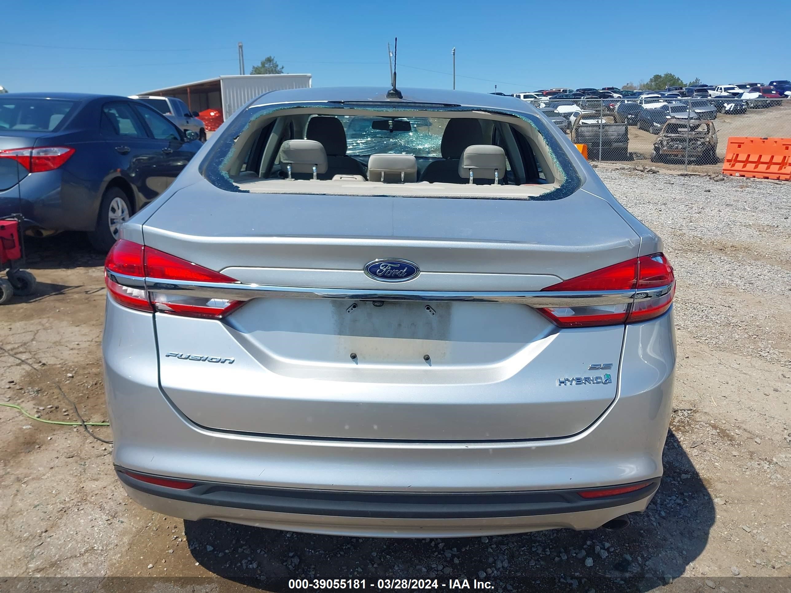 Photo 15 VIN: 3FA6P0LU3JR173121 - FORD FUSION 