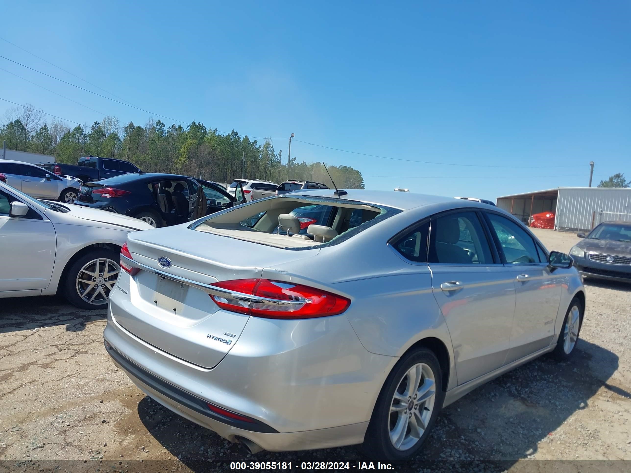 Photo 3 VIN: 3FA6P0LU3JR173121 - FORD FUSION 