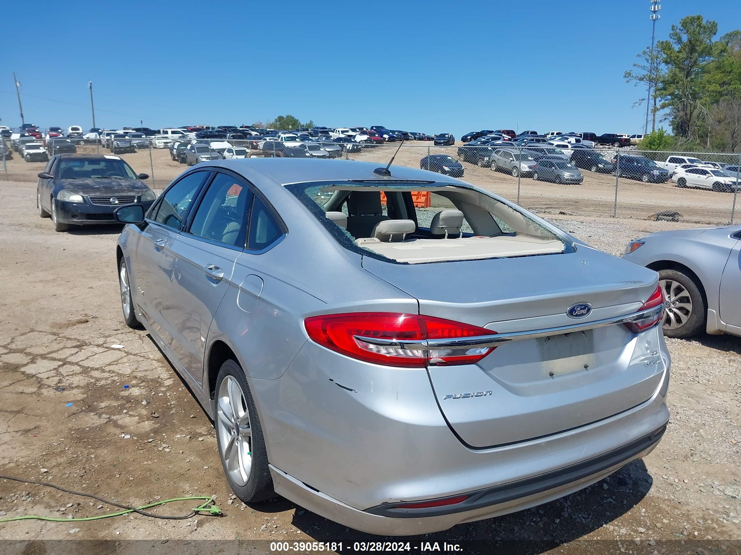 Photo 5 VIN: 3FA6P0LU3JR173121 - FORD FUSION 