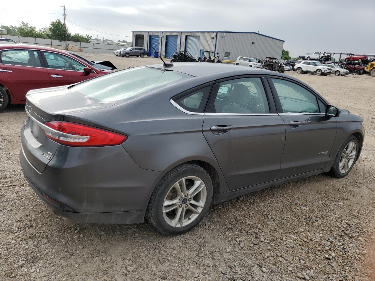 Photo 2 VIN: 3FA6P0LU3JR268925 - FORD FUSION 