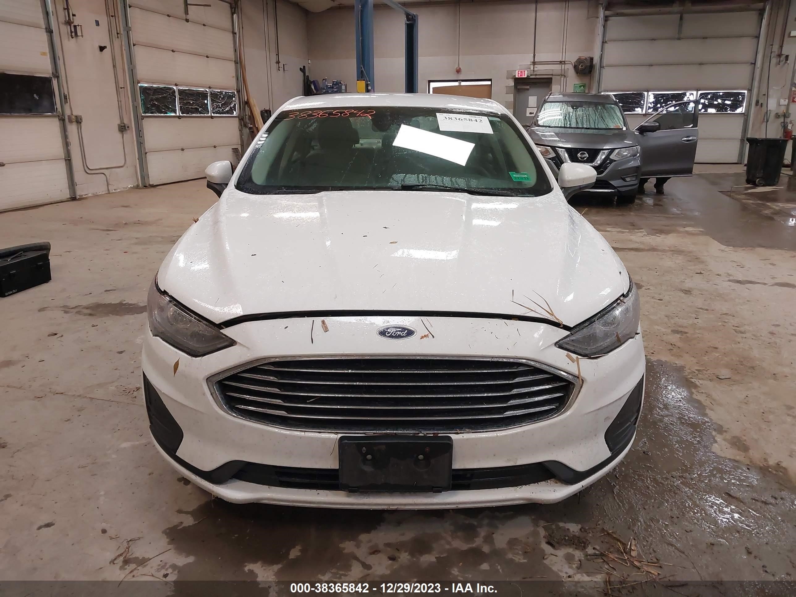 Photo 10 VIN: 3FA6P0LU3KR184962 - FORD FUSION 