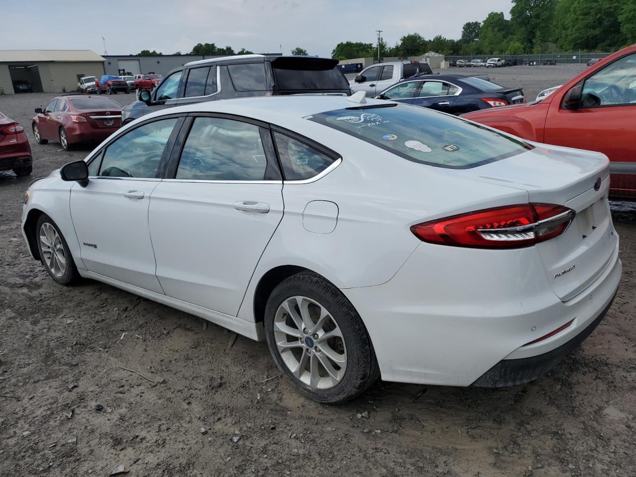 Photo 1 VIN: 3FA6P0LU3KR240155 - FORD FUSION 