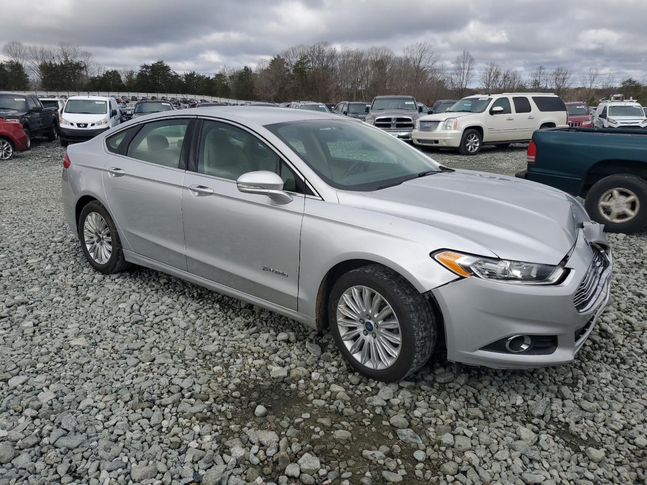 Photo 3 VIN: 3FA6P0LU4DR161032 - FORD FUSION 