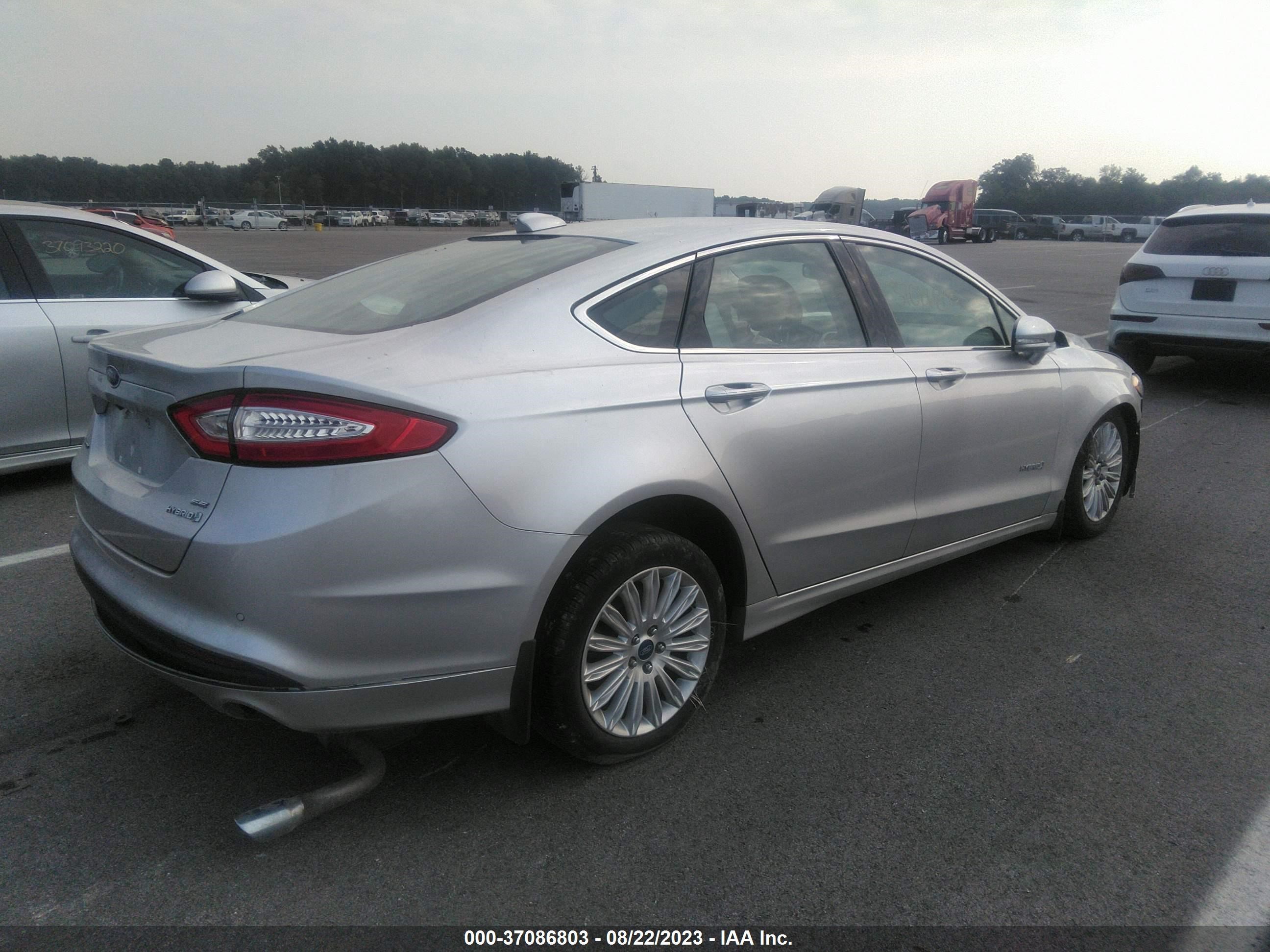 Photo 3 VIN: 3FA6P0LU4DR207457 - FORD FUSION 