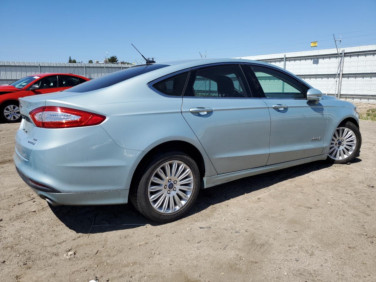 Photo 2 VIN: 3FA6P0LU4ER393258 - FORD FUSION 