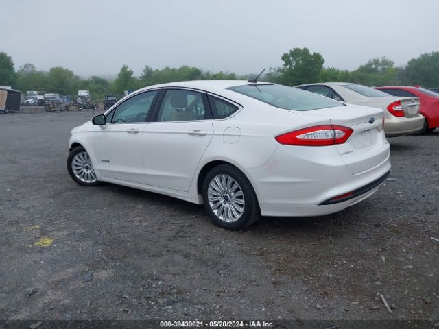 Photo 2 VIN: 3FA6P0LU4FR149501 - FORD FUSION 