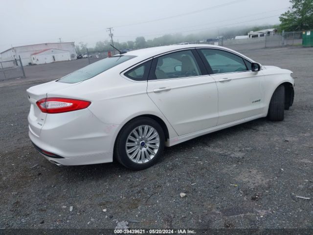 Photo 3 VIN: 3FA6P0LU4FR149501 - FORD FUSION 